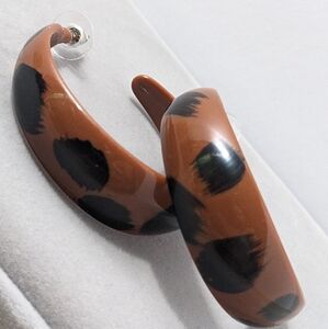Stylish Tortoiseshell Hoop Earrings